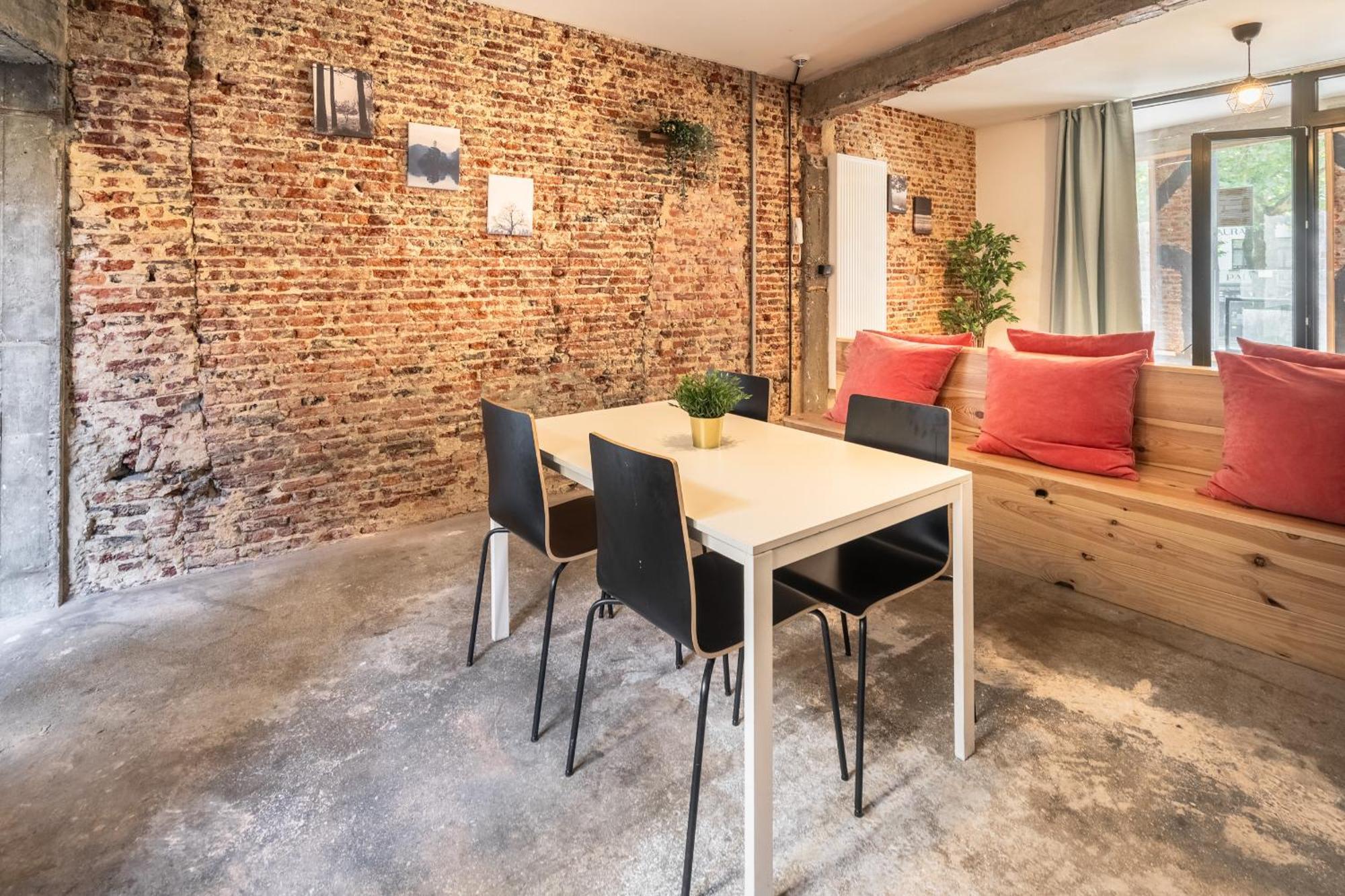 The Industrial Lodge Antwerp Exterior photo
